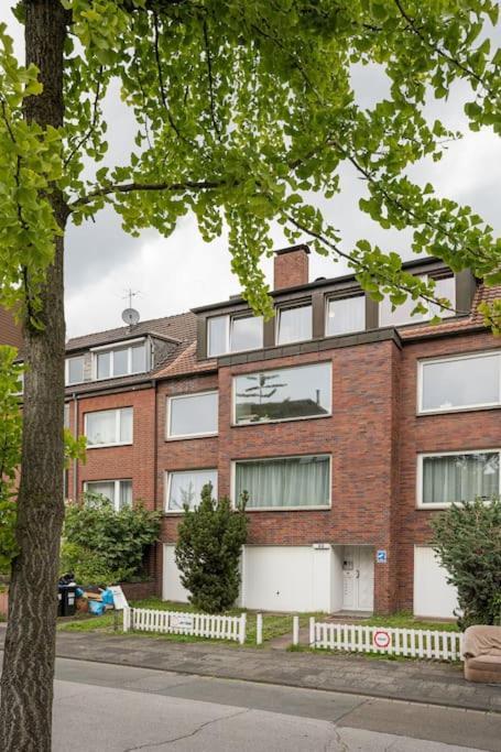 - Nice New York Apartment In The Heart Of Duisburg - Betten & Sofa - 5 Mins Central Station Hbf - Big Tv & Wifi - Екстер'єр фото