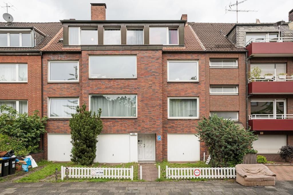 - Nice New York Apartment In The Heart Of Duisburg - Betten & Sofa - 5 Mins Central Station Hbf - Big Tv & Wifi - Екстер'єр фото